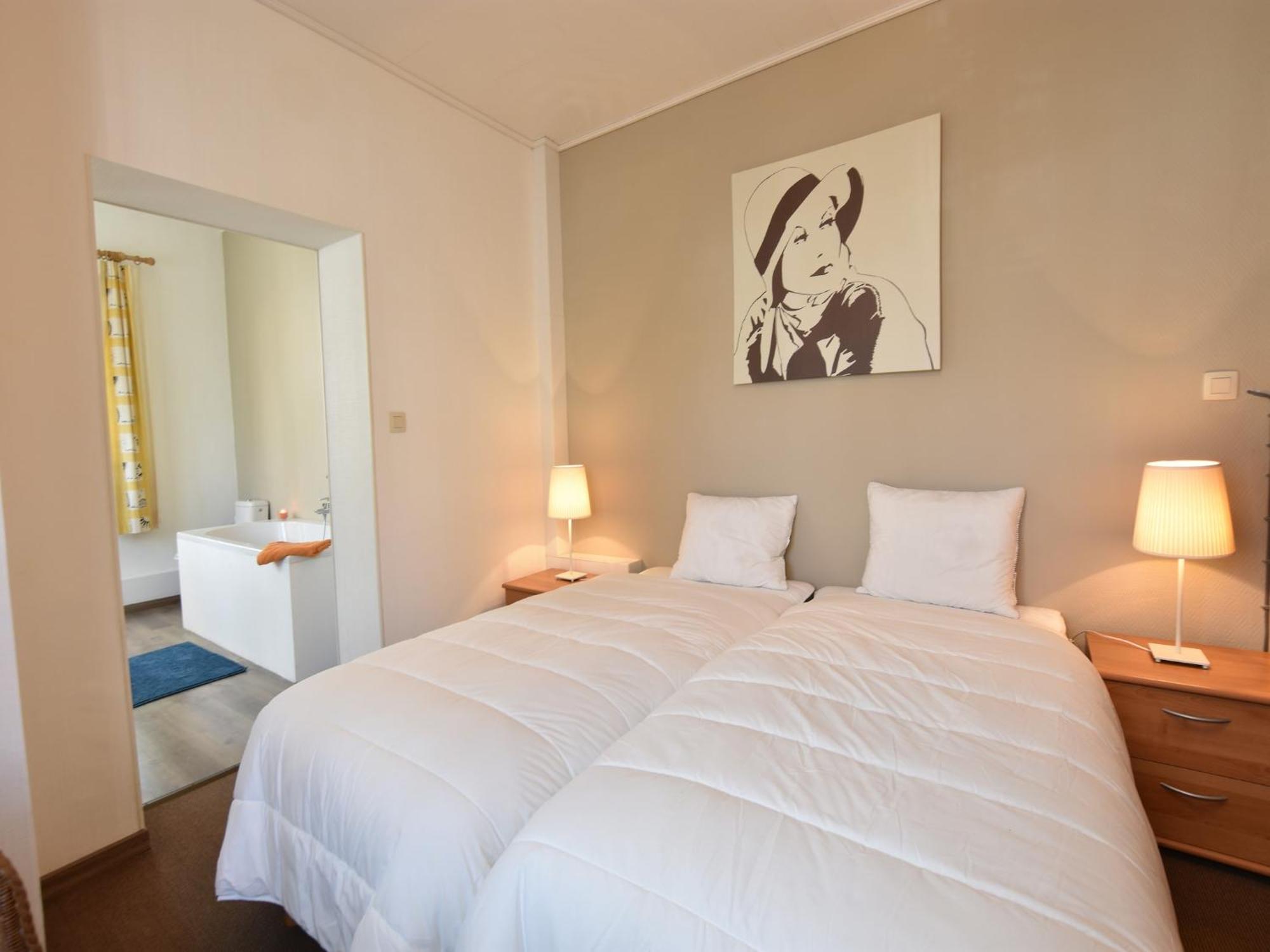 Former Hotel In The Centre And At 50 Metres From The Beach In Panne De Panne Exterior foto